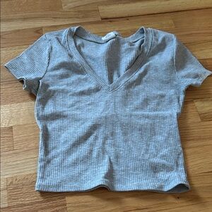 Gray V-Neck Ribbed Cropped Women's Top - Medium